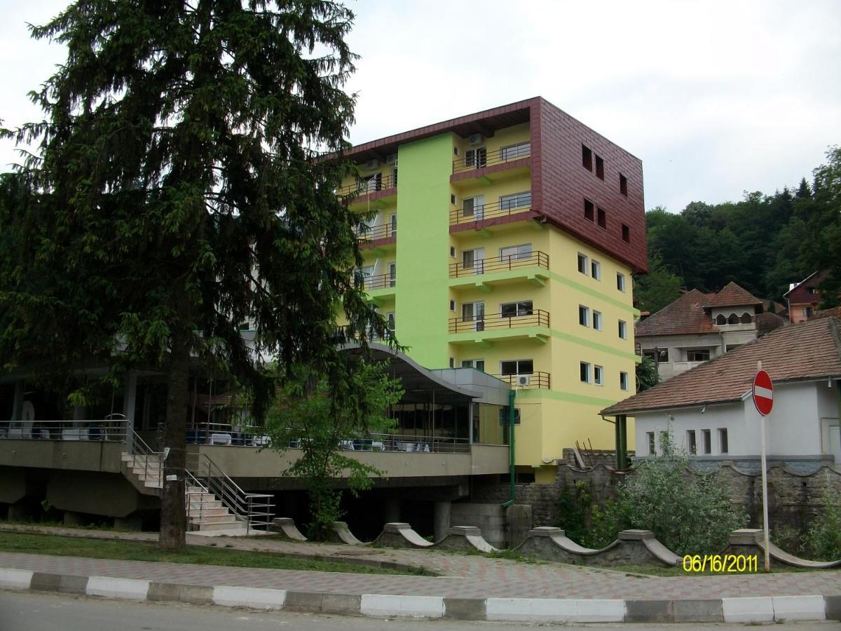 Hotel Central - Бэи­ле-Олэ­неш­ти Экстерьер фото